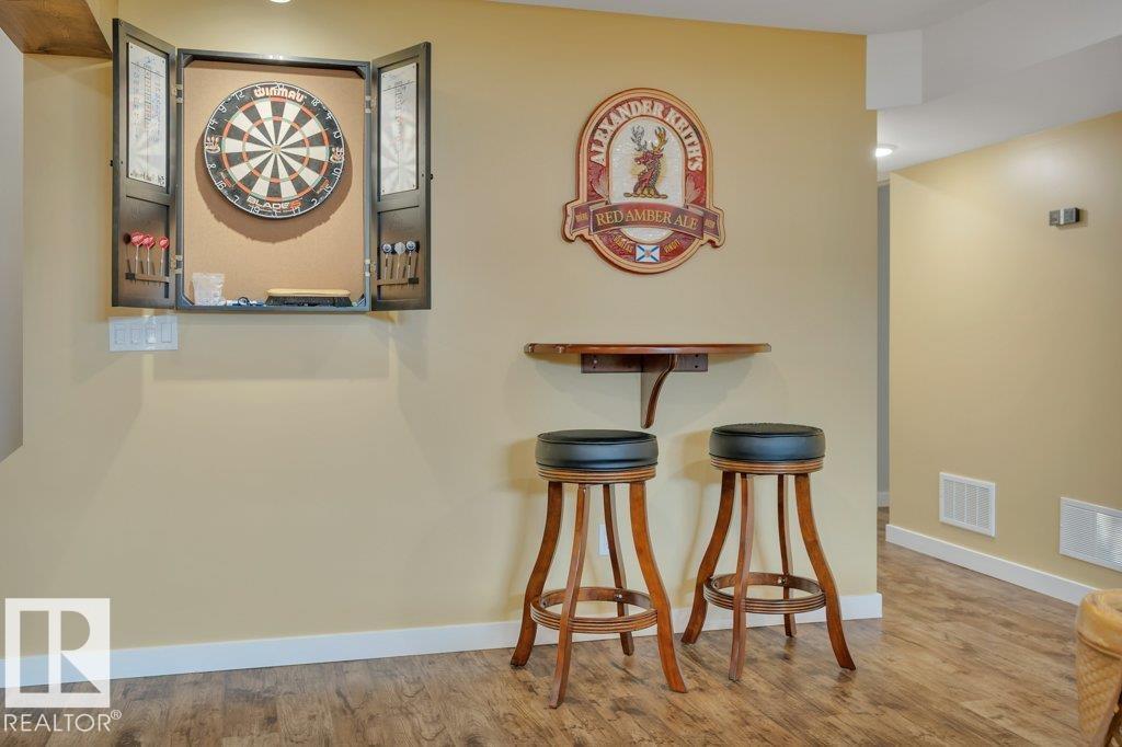 6960 21 Av Nw Property Photo 43