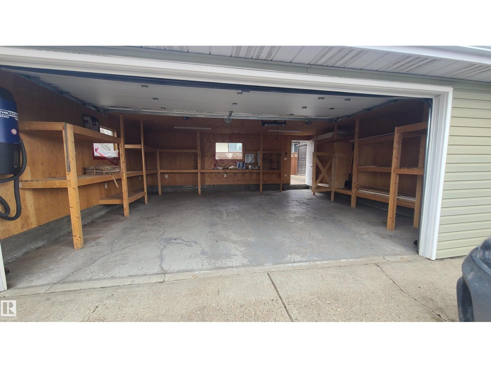 6960 21 Av Nw Property Photo 66