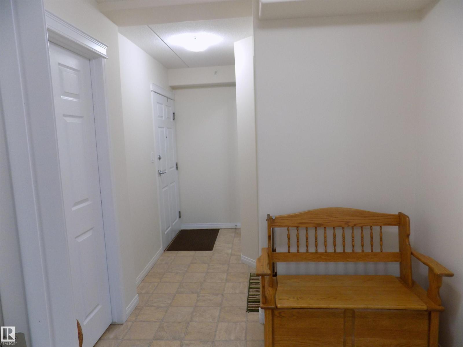 #203 4707 51 Avenue Property Photo 4