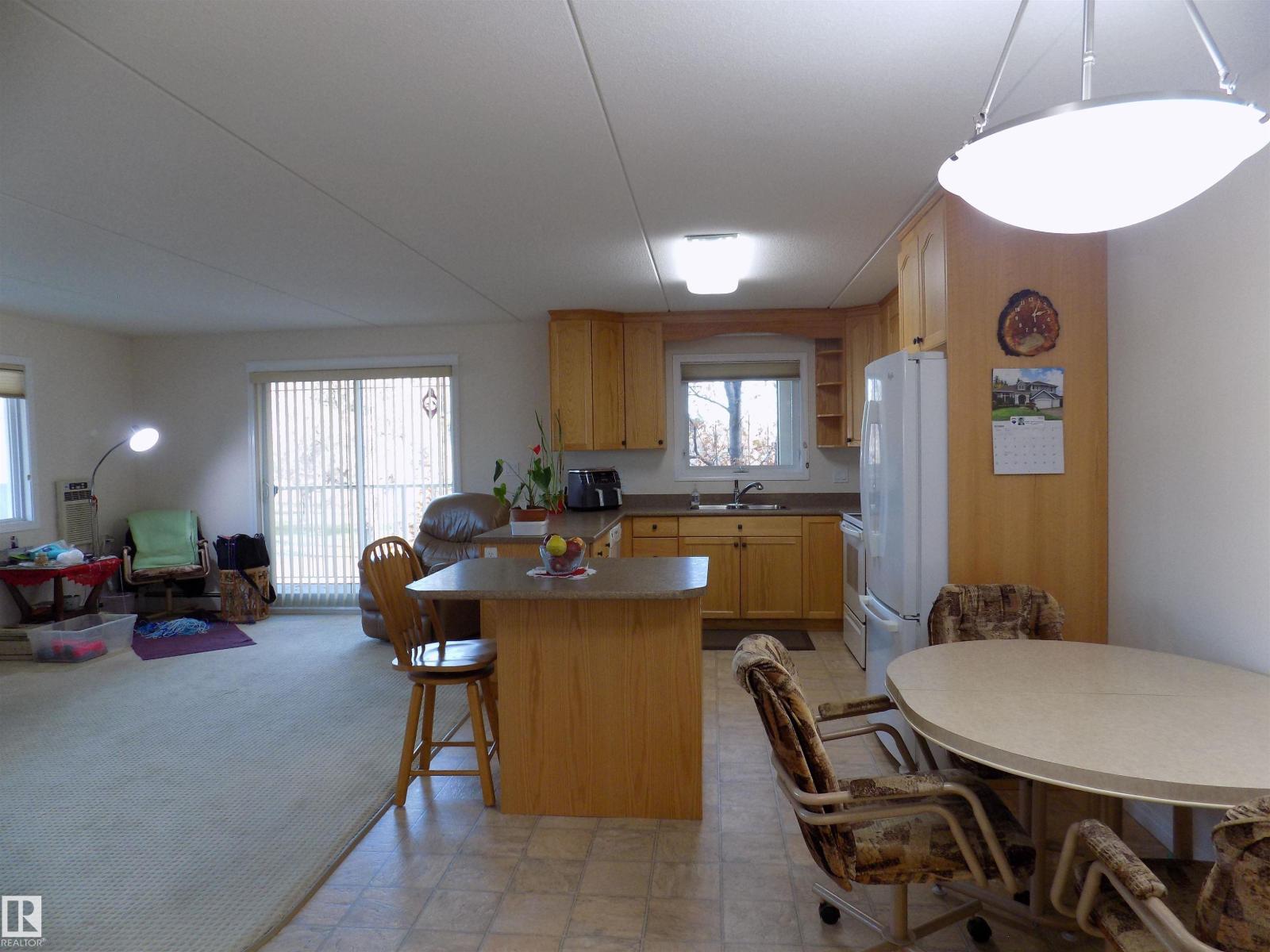 #203 4707 51 Avenue Property Photo 6