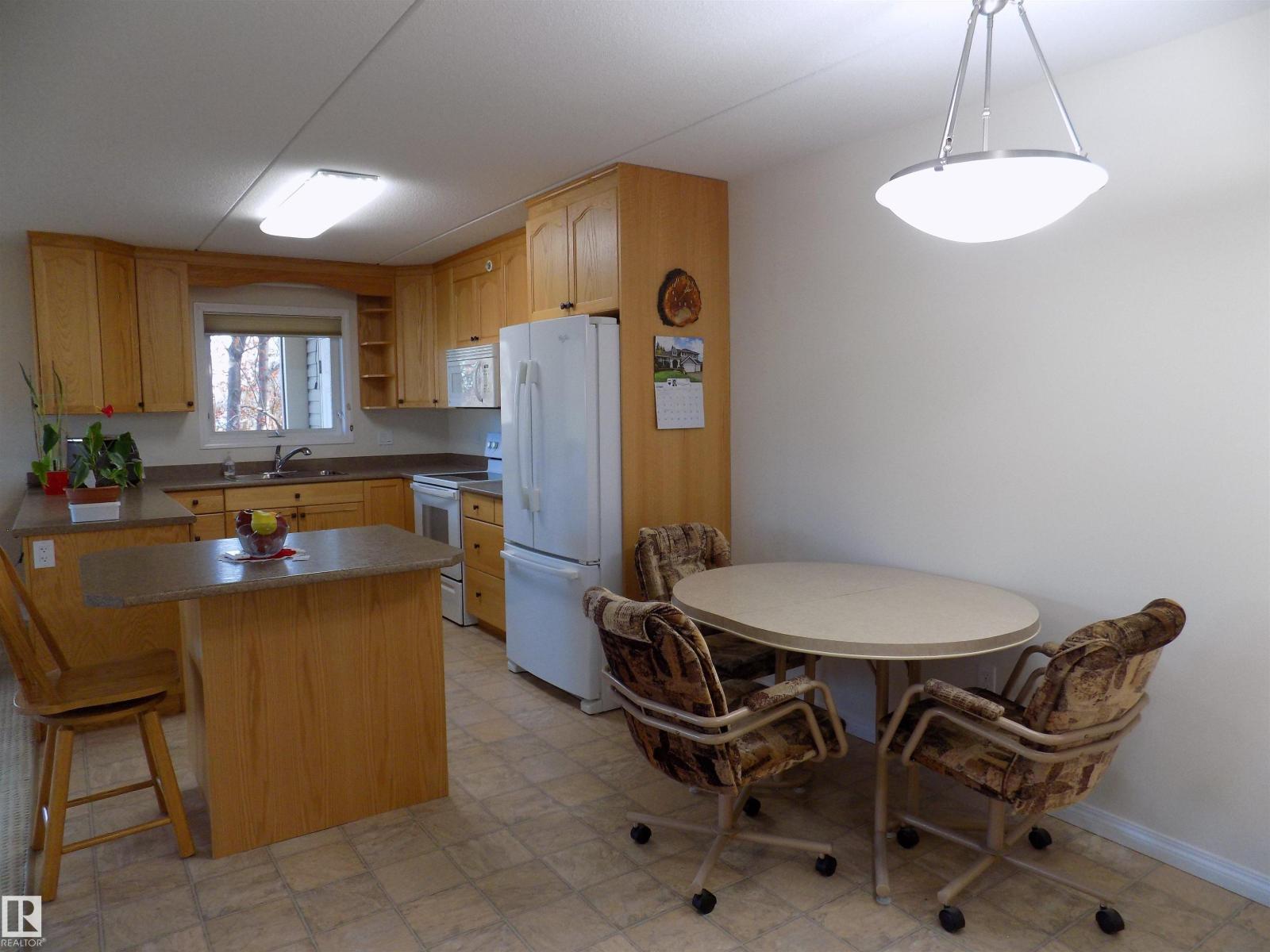 #203 4707 51 Avenue Property Photo 8