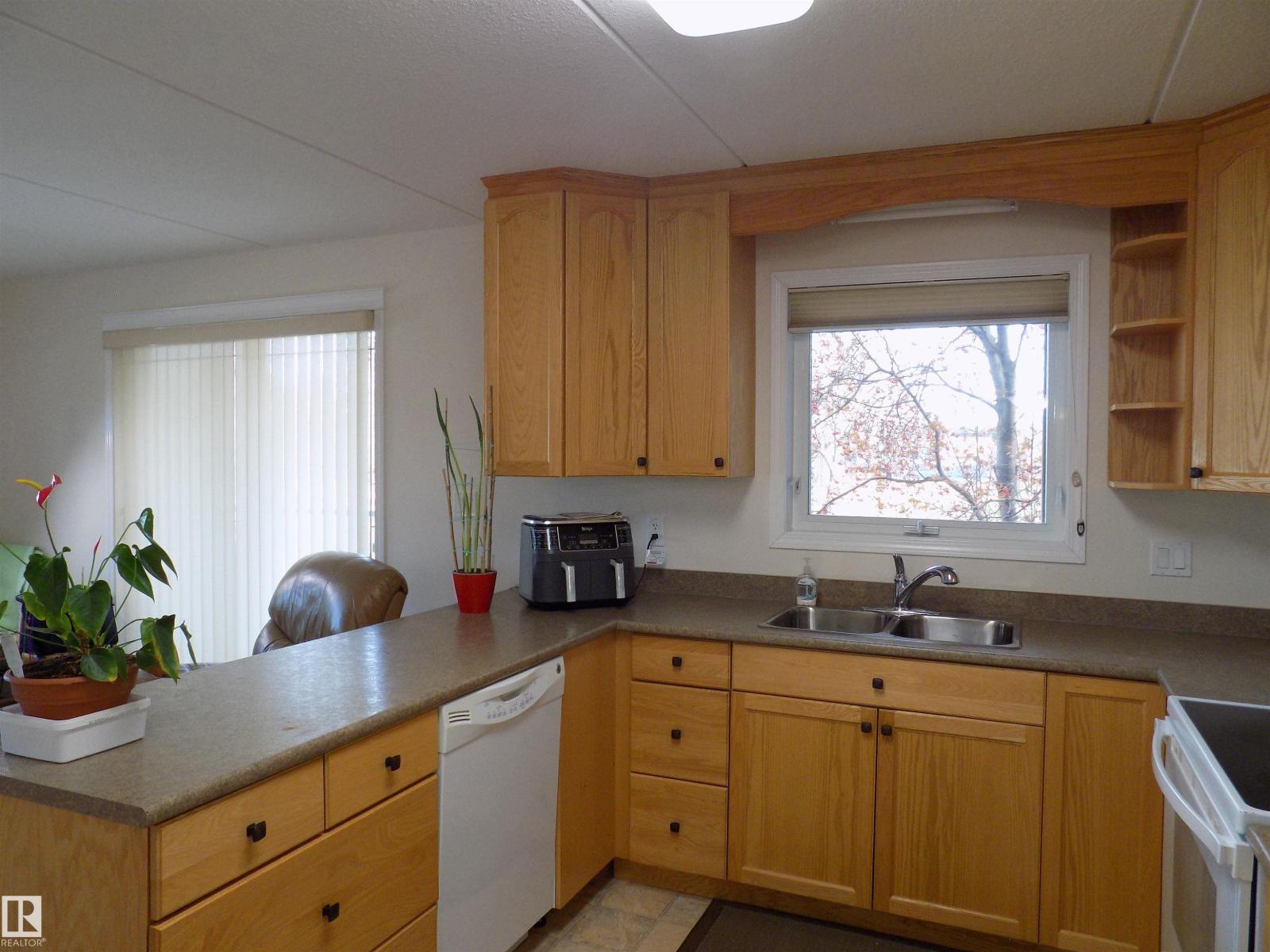 #203 4707 51 Avenue Property Photo 14