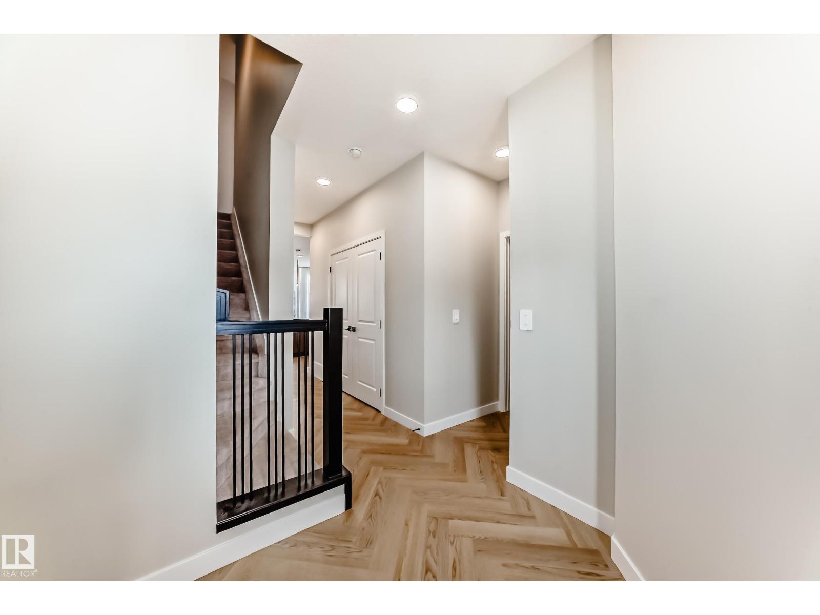 4231 206 St Nw Property Photo 5