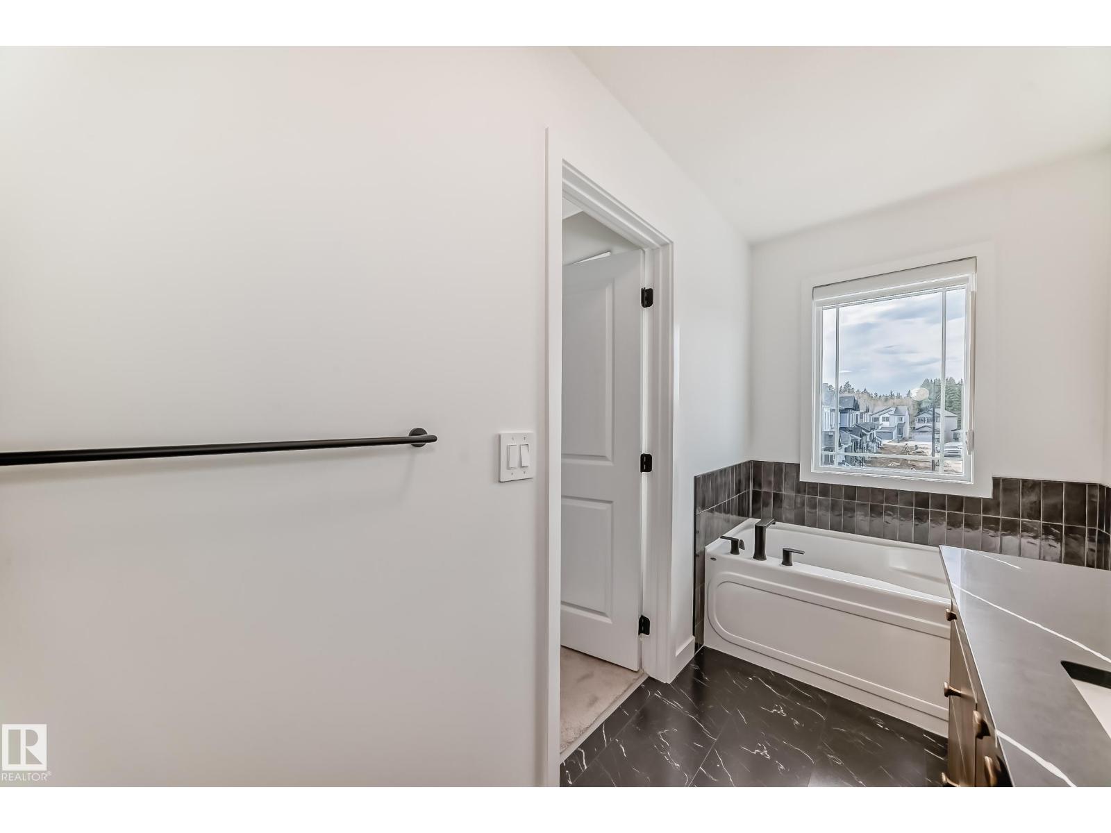 4231 206 St Nw Property Photo 37
