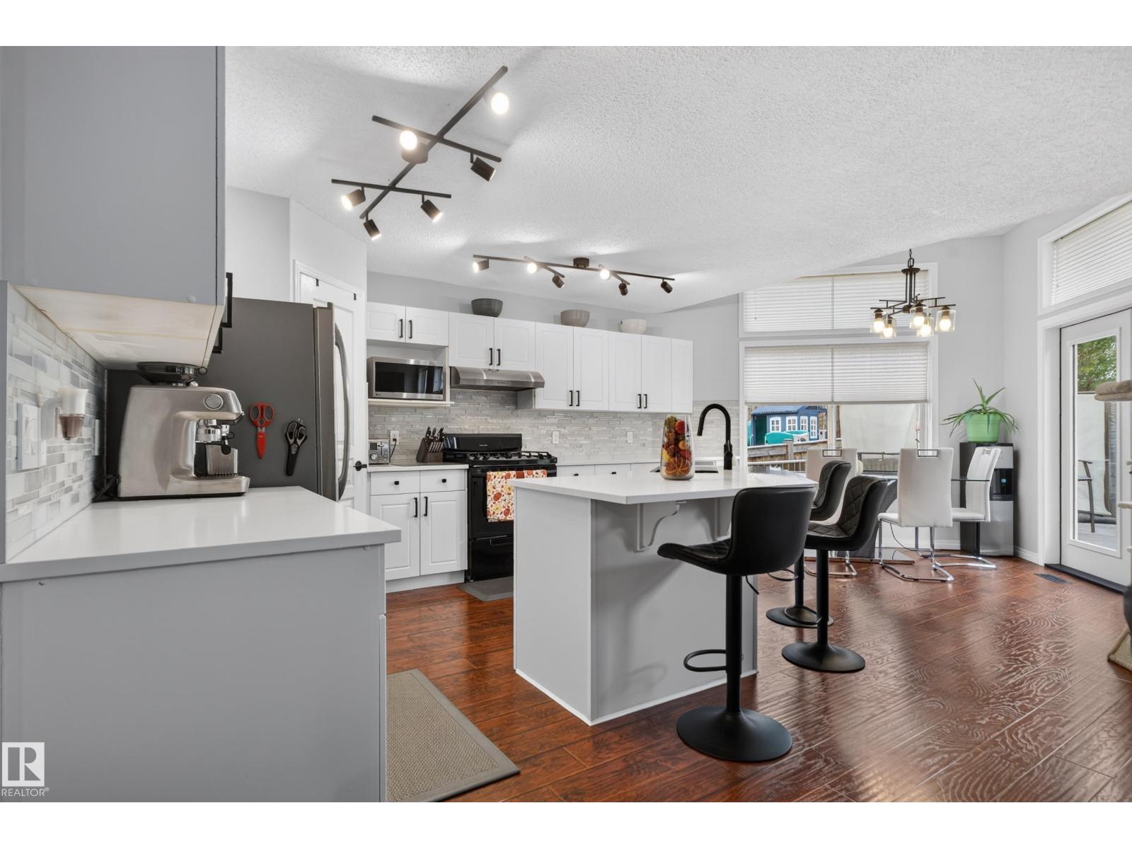 14832 48 St Nw Property Photo 6