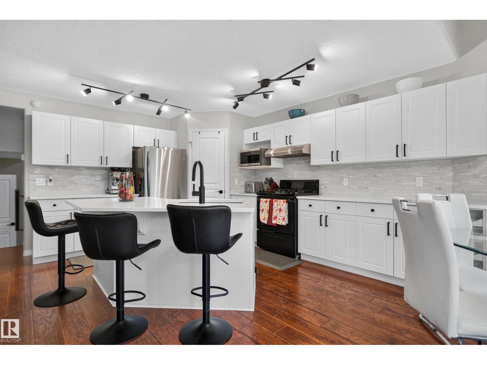 14832 48 St Nw Property Photo 8