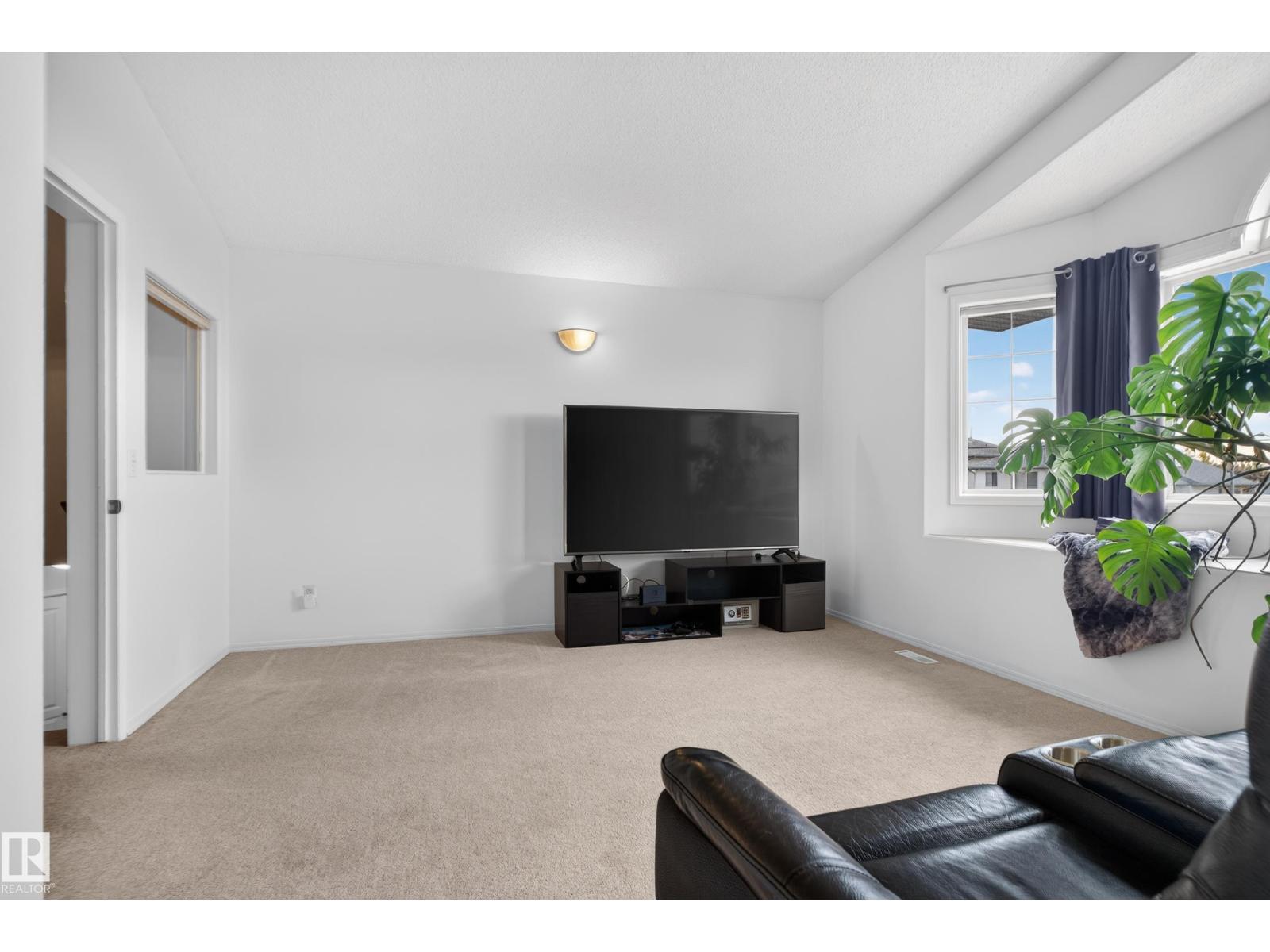 14832 48 St Nw Property Photo 16