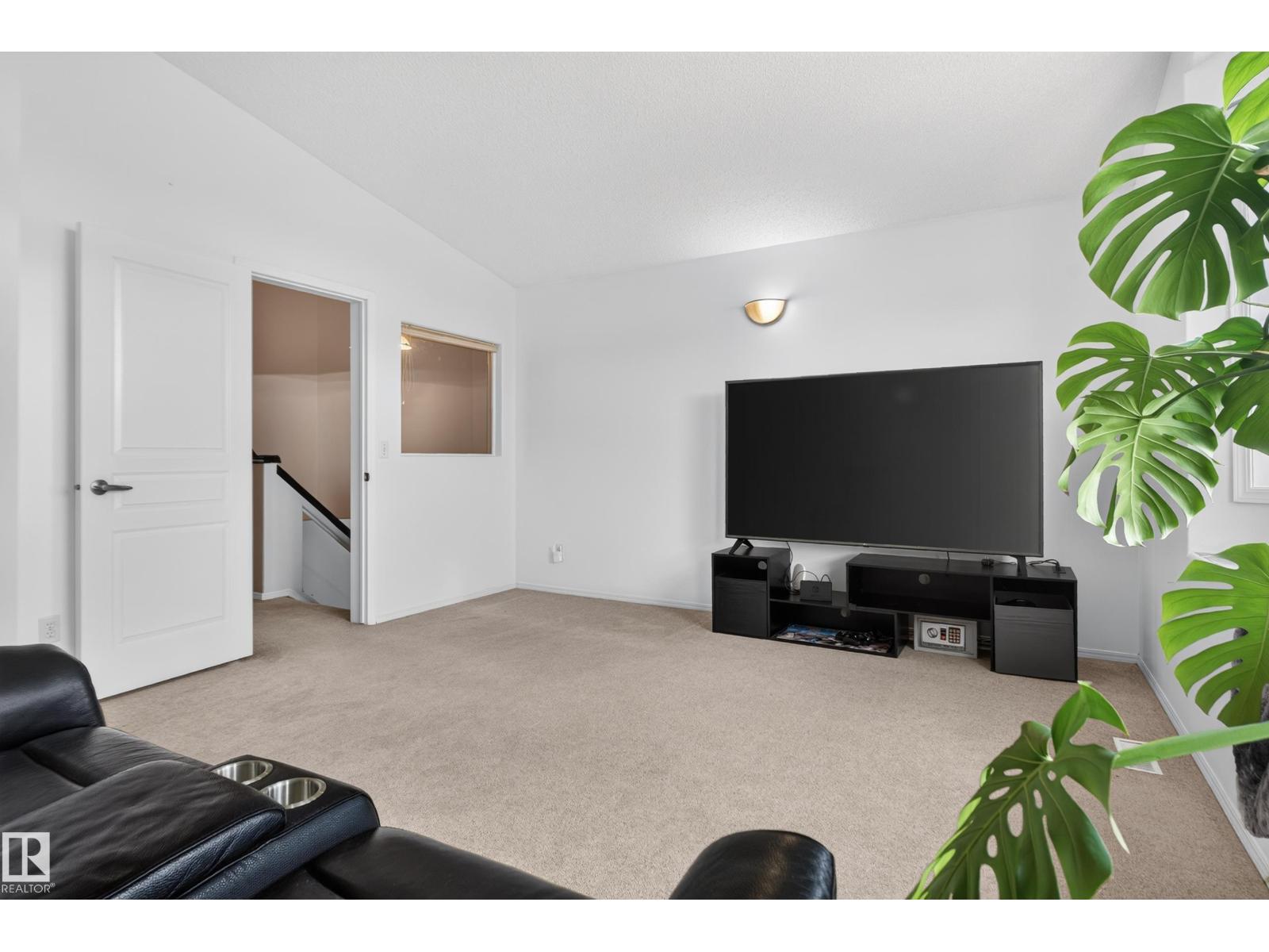 14832 48 St Nw Property Photo 17