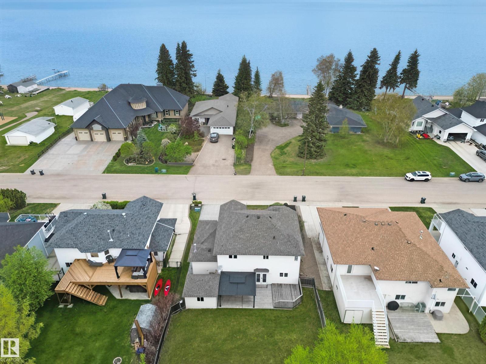 807 Beach Av Property Photo 4