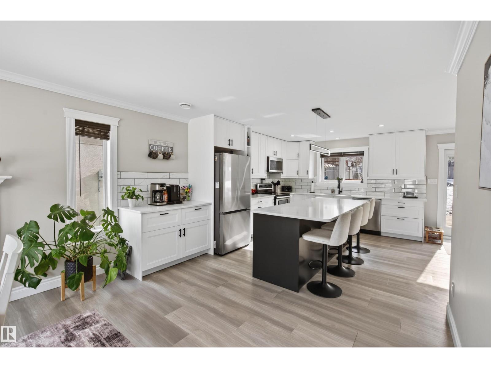 807 Beach Av Property Photo 8
