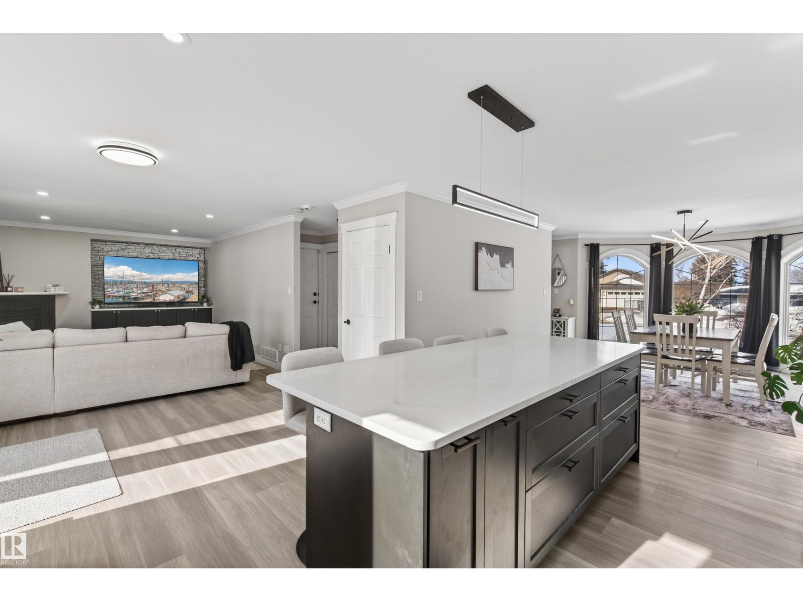 807 Beach Av Property Photo 11