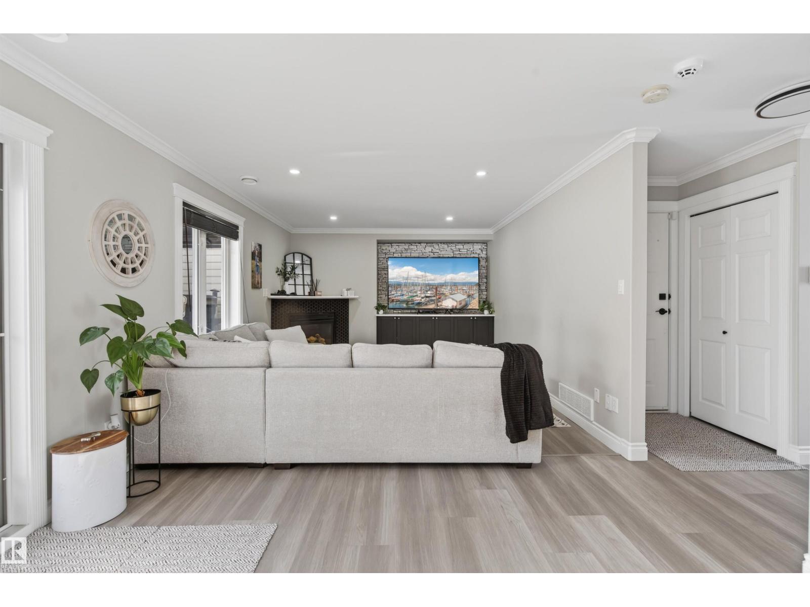807 Beach Av Property Photo 13