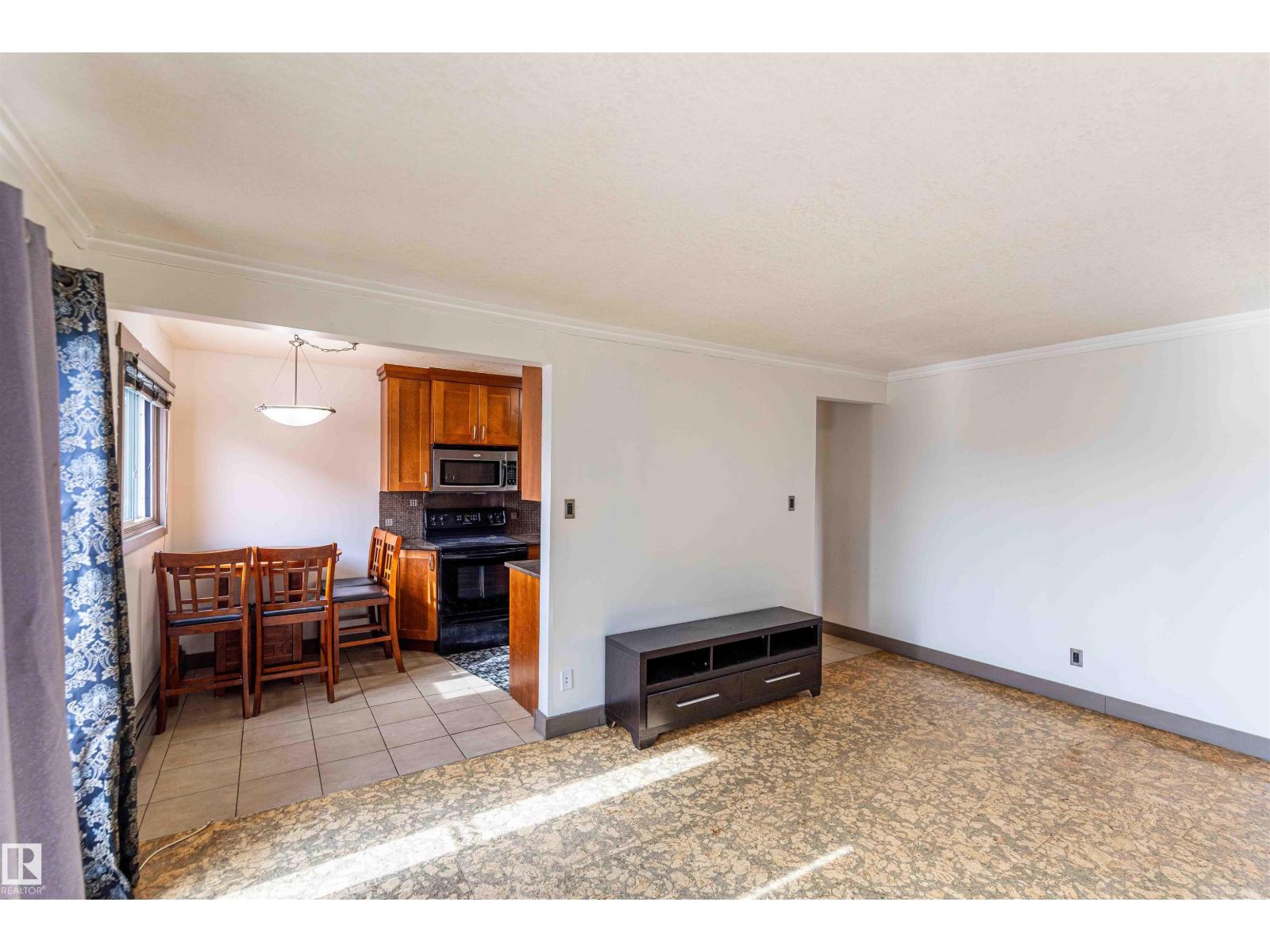 #302 10745 83 Av Nw Property Photo 4