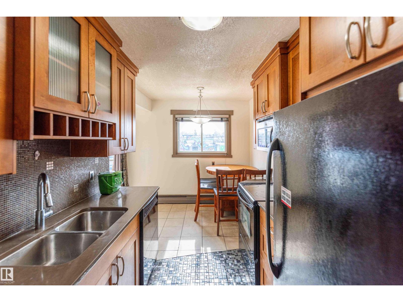 #302 10745 83 Av Nw Property Photo 8