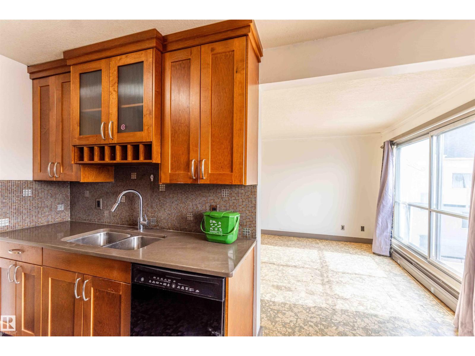 #302 10745 83 Av Nw Property Photo 10