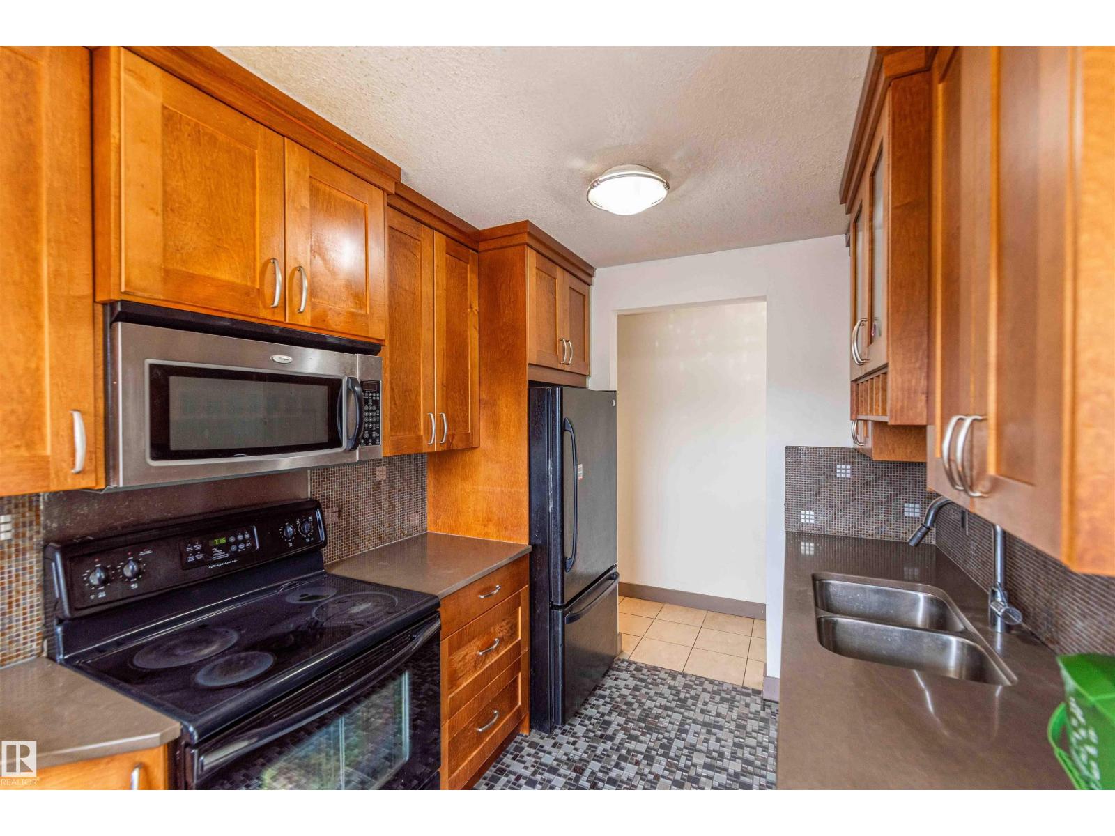 #302 10745 83 Av Nw Property Photo 11