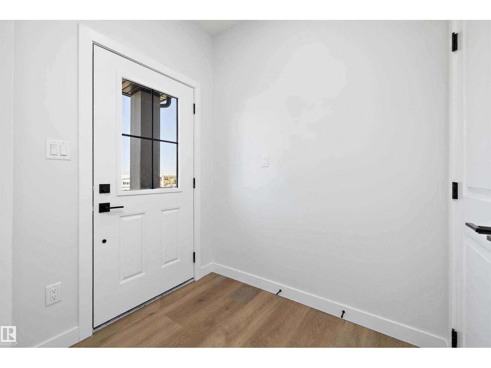 61 Clichy Cl Property Photo 2