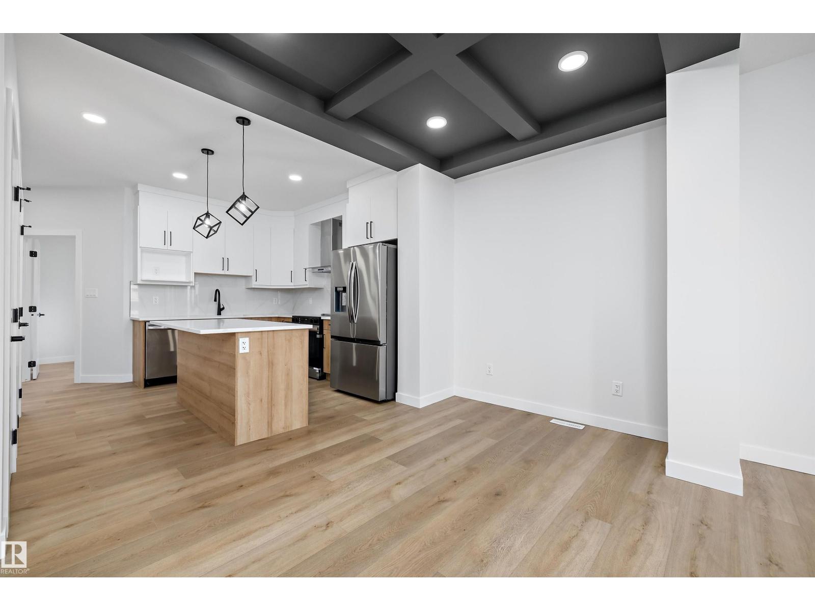 61 Clichy Cl Property Photo 7