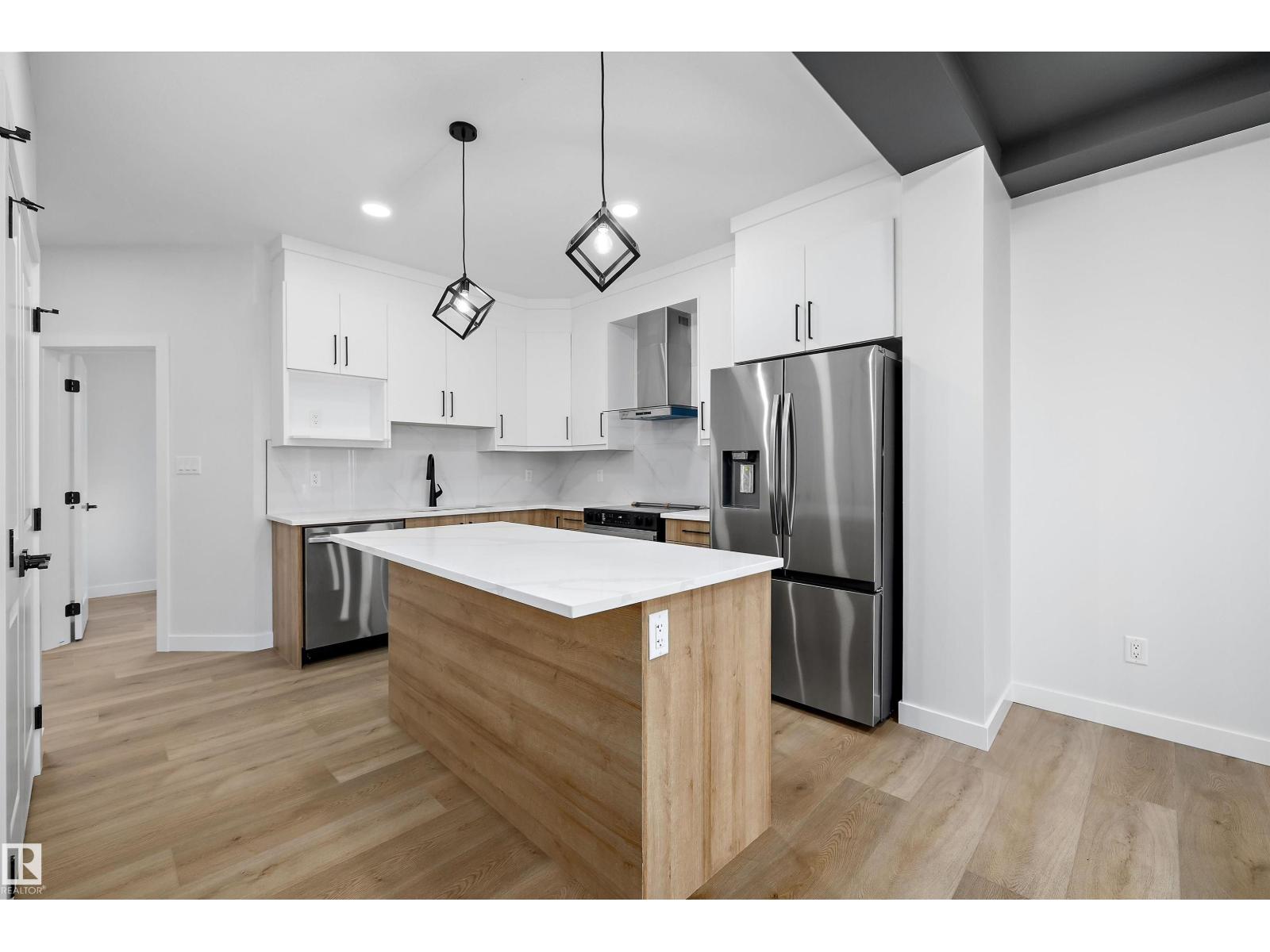 61 Clichy Cl Property Photo 10