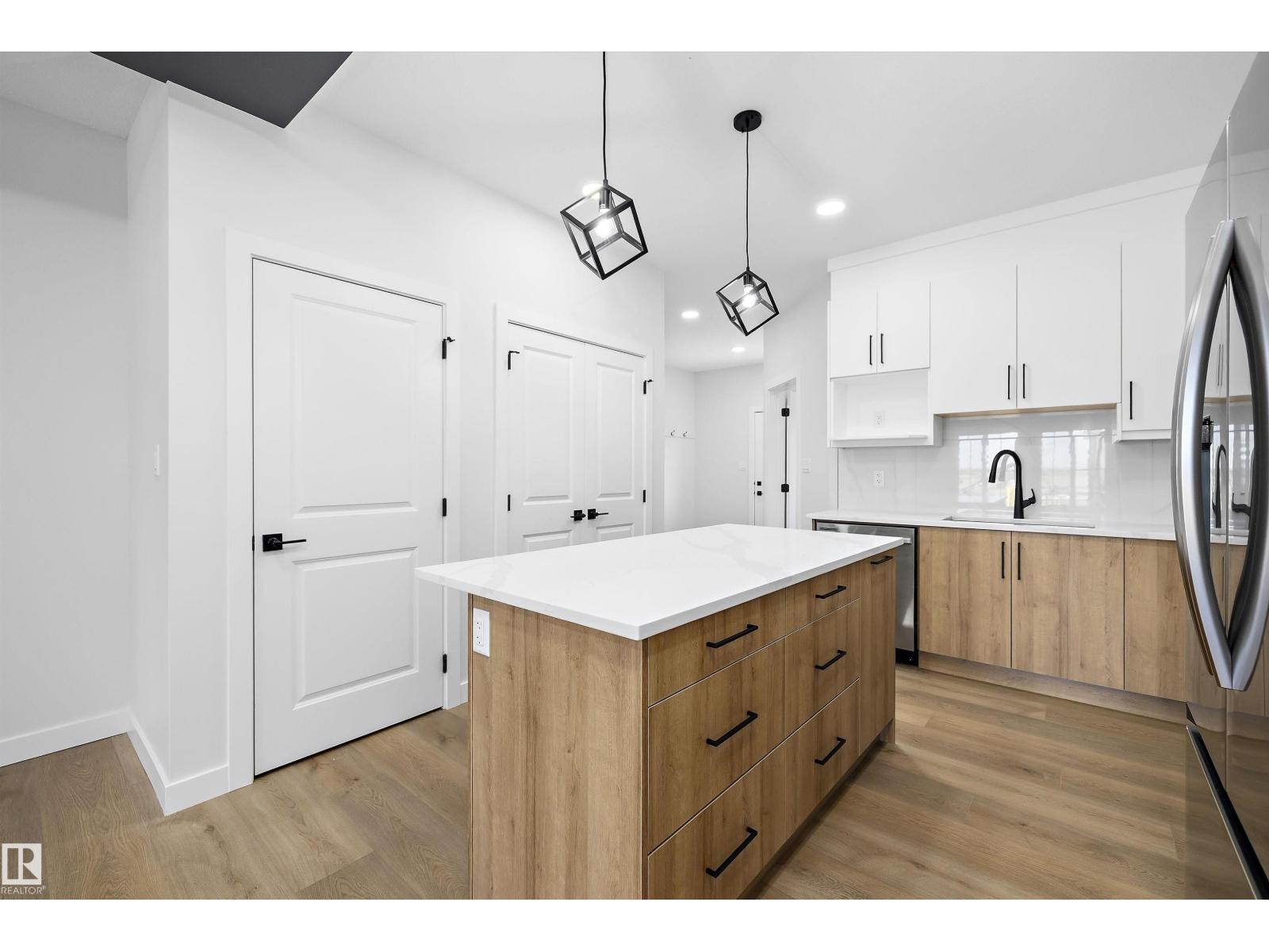 61 Clichy Cl Property Photo 11