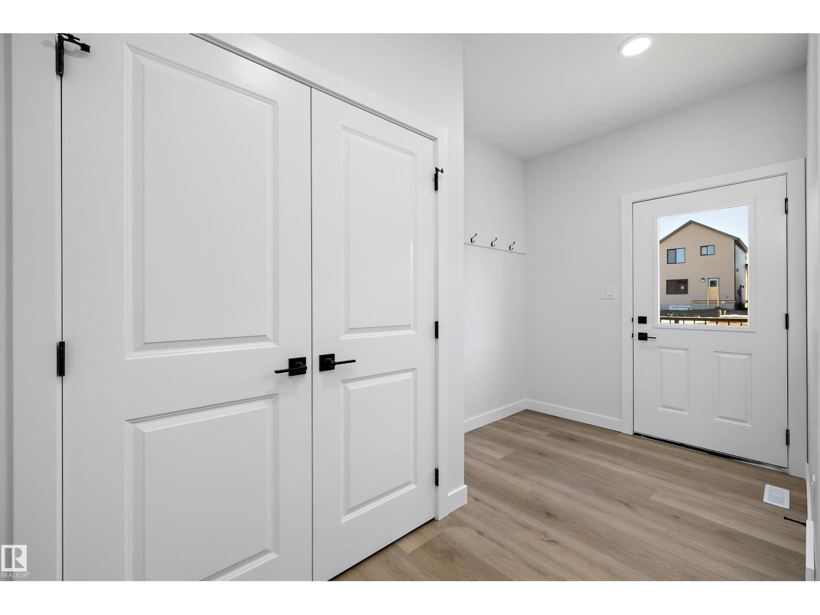 61 Clichy Cl Property Photo 15
