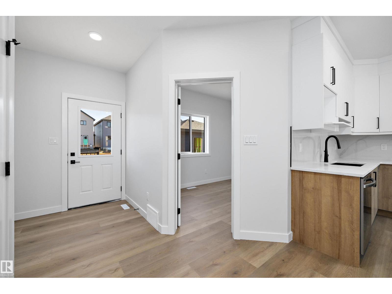 61 Clichy Cl Property Photo 16