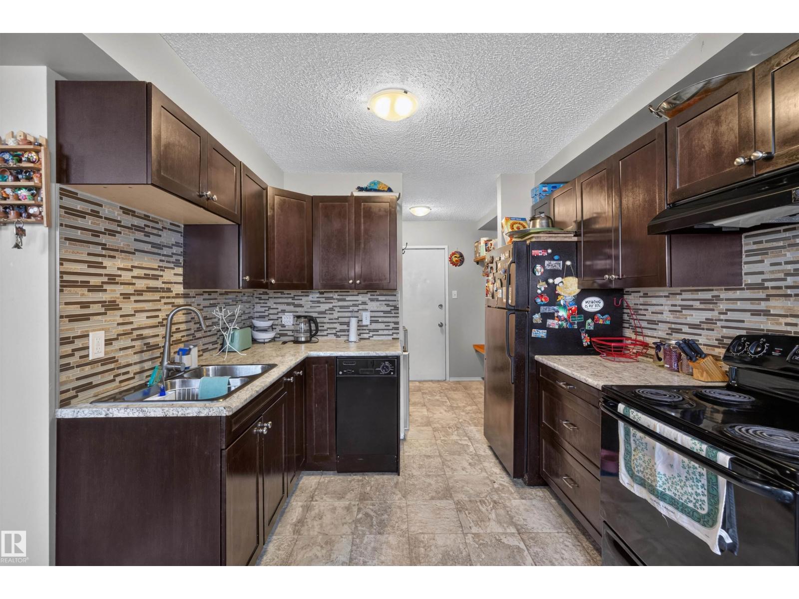 #102 14520 52 St Nw Property Photo 2