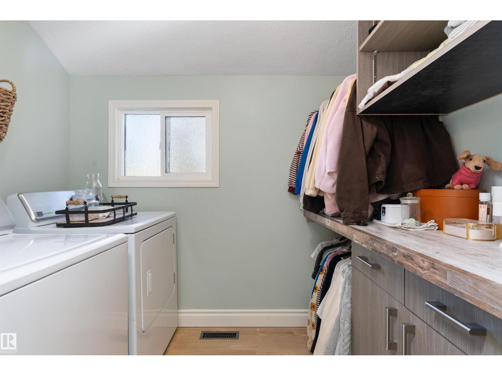 5016 52 Av Property Photo 14