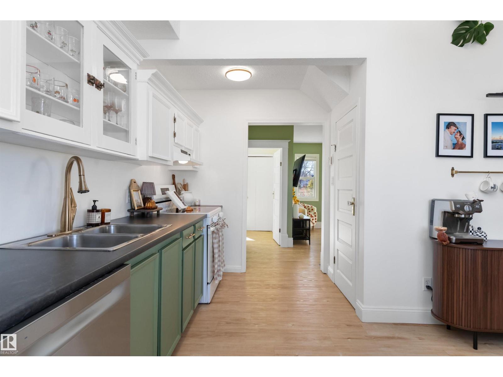5016 52 Av Property Photo 19