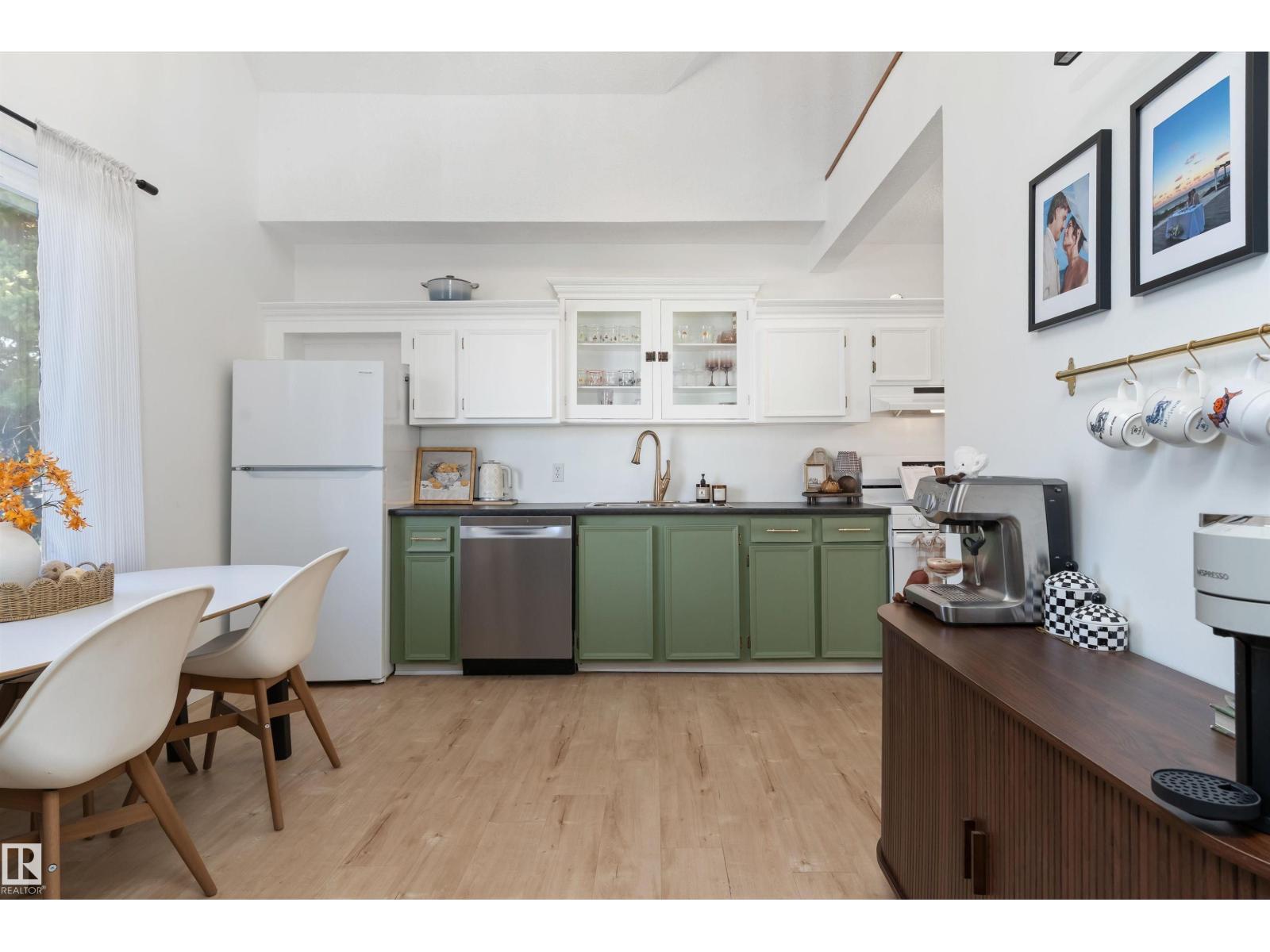 5016 52 Av Property Photo 21