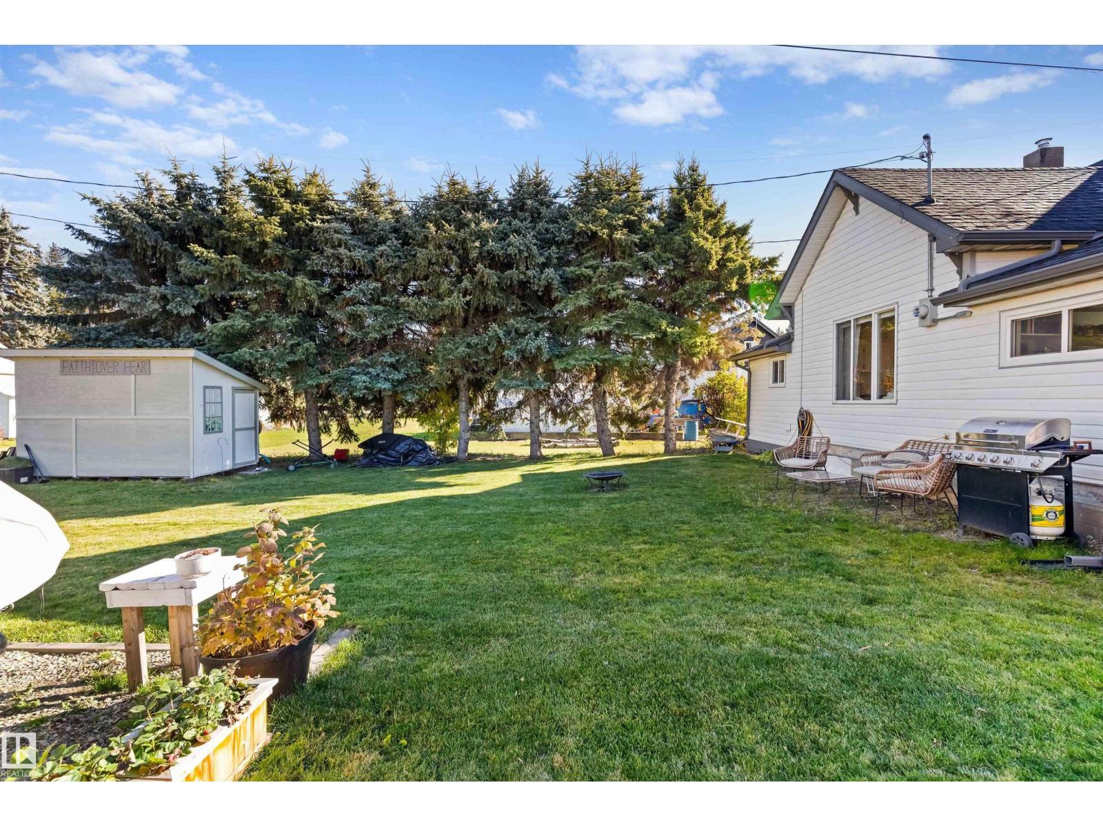 5016 52 Av Property Photo 37