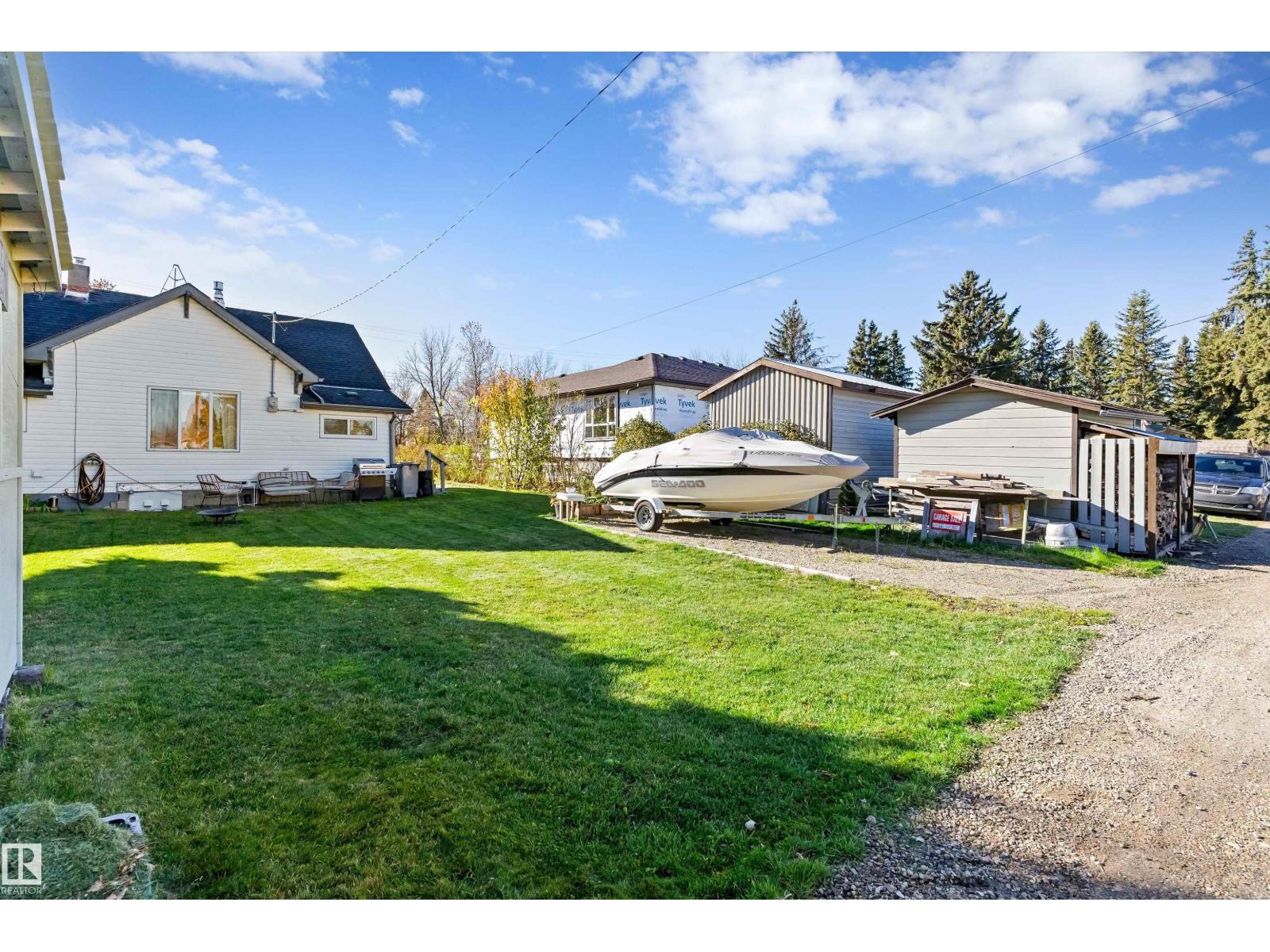 5016 52 Av Property Photo 40