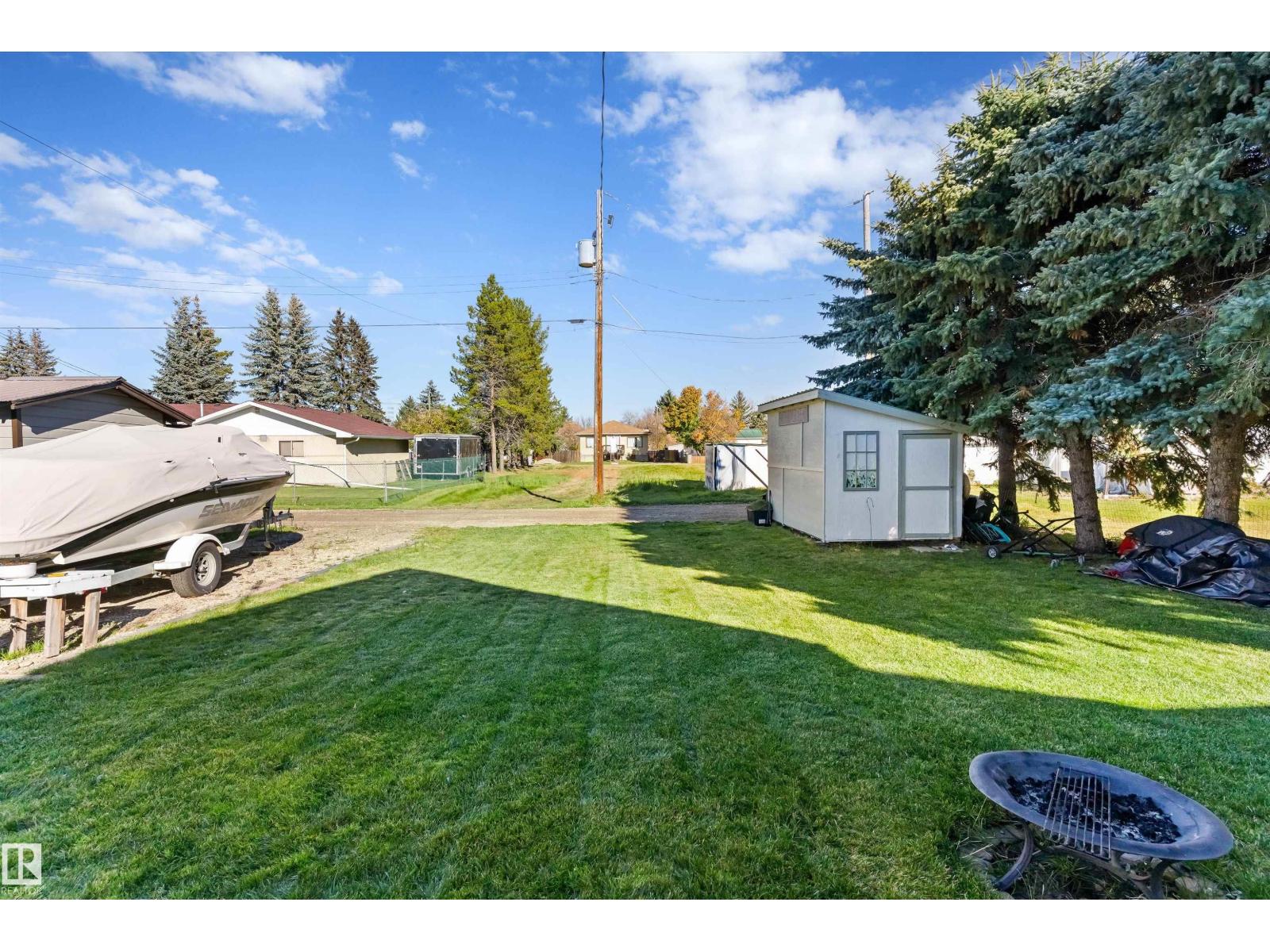 5016 52 Av Property Photo 42