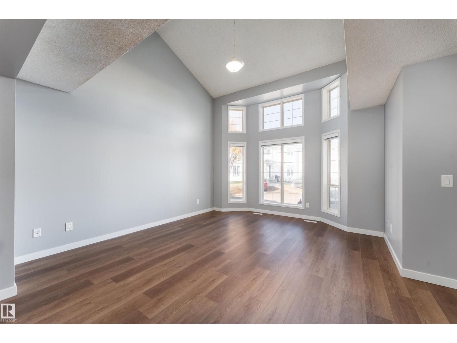 #68 3380 28a Av Nw Property Photo 3