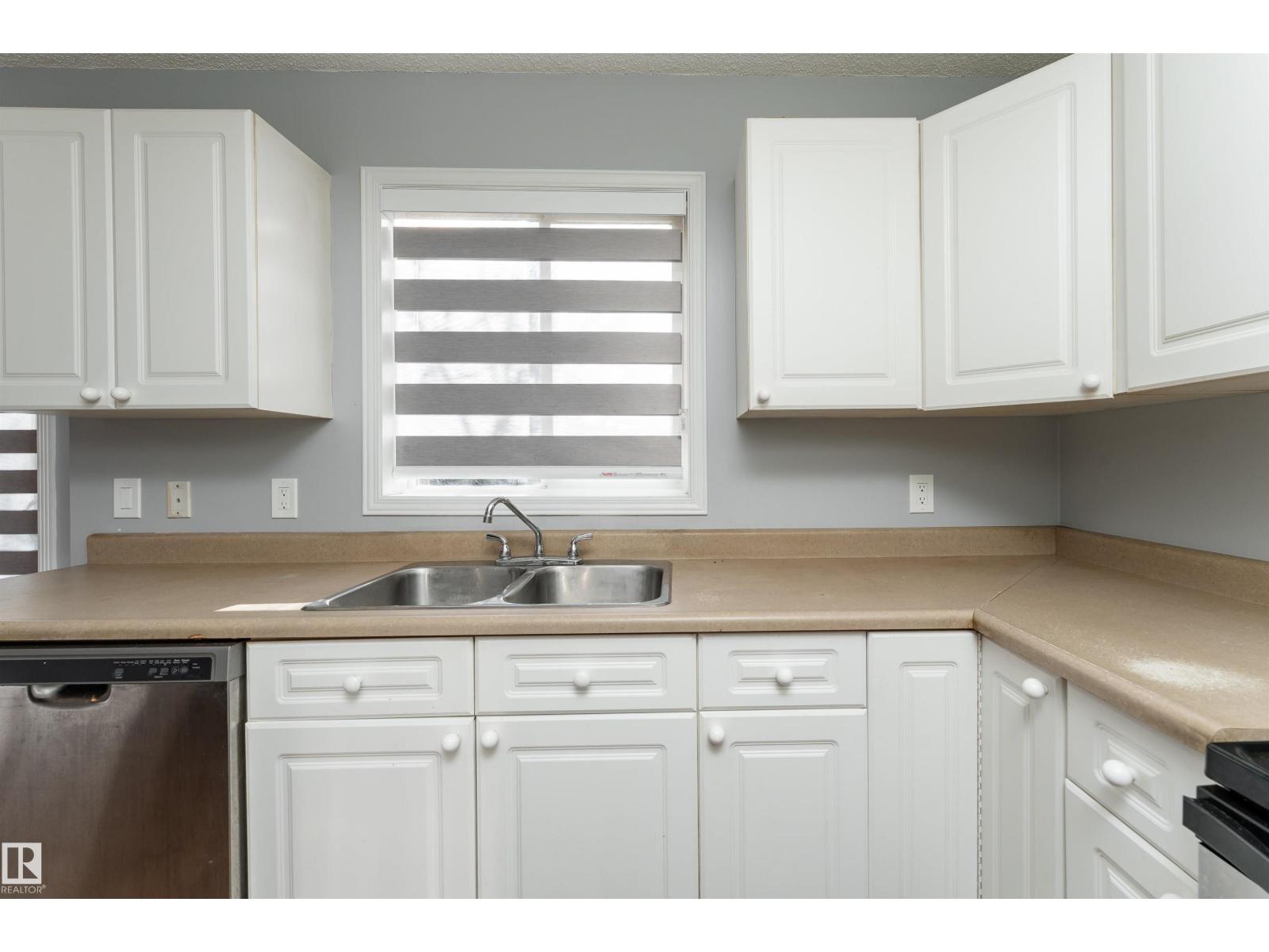 #68 3380 28a Av Nw Property Photo 17