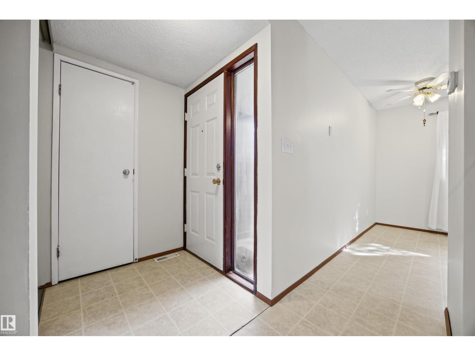2744 105 St Nw Property Photo 8