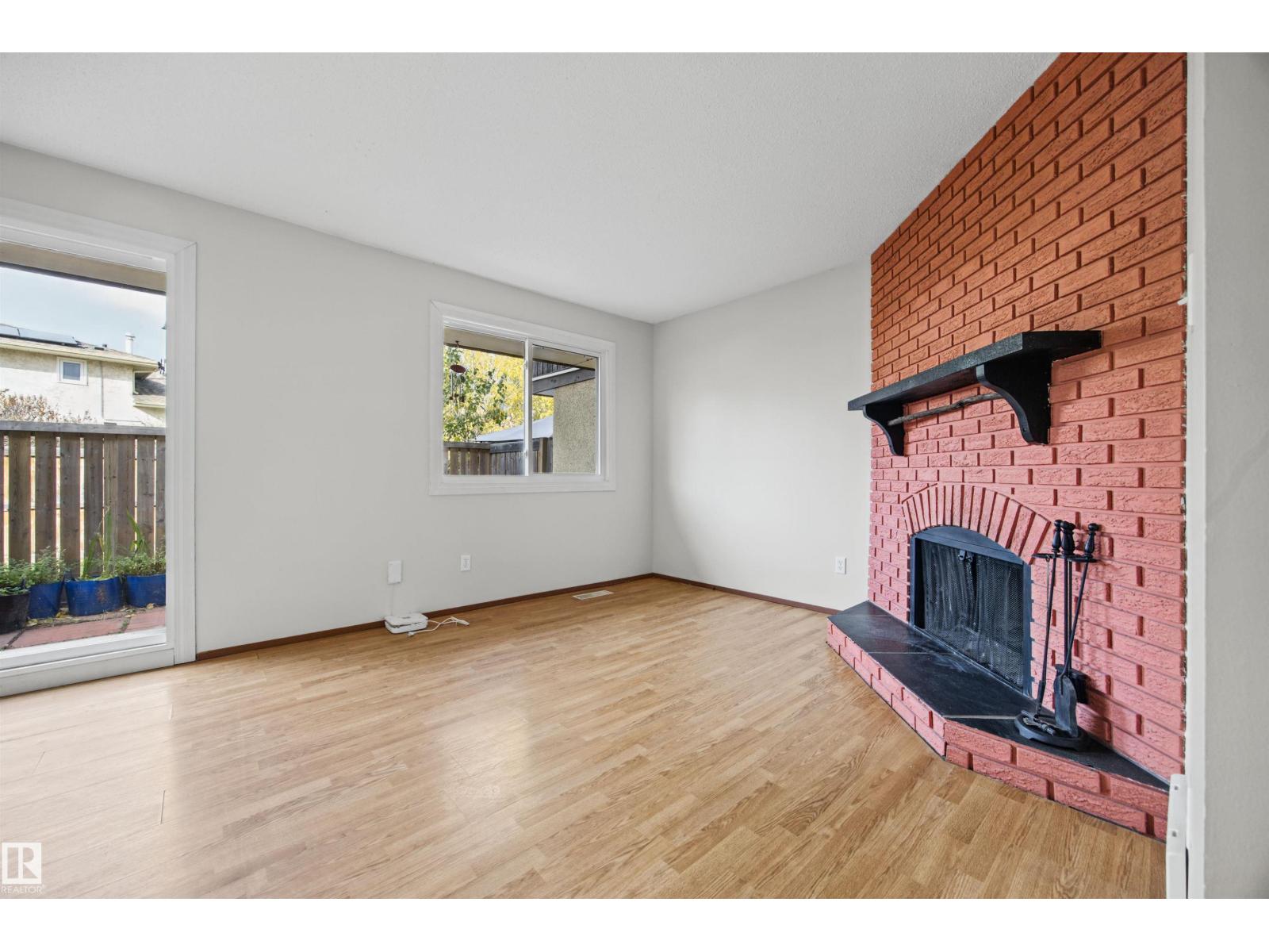 2744 105 St Nw Property Photo 9