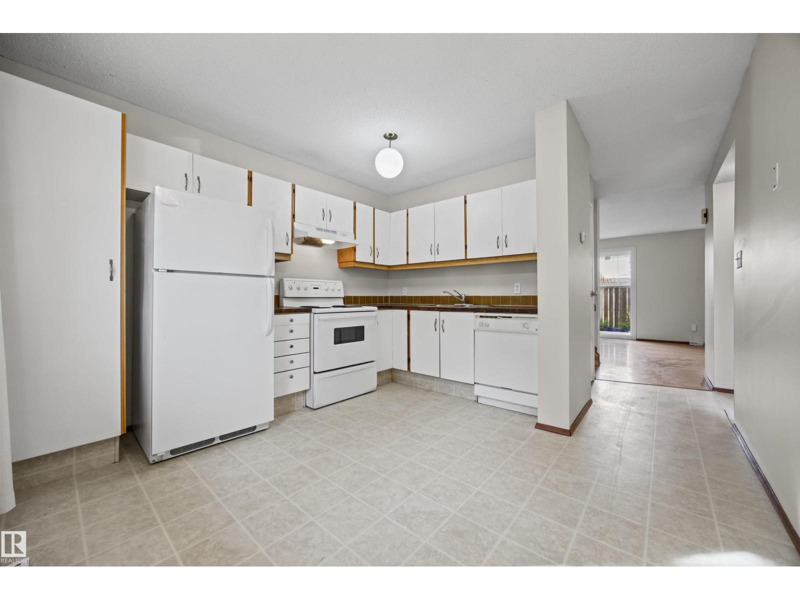 2744 105 St Nw Property Photo 14