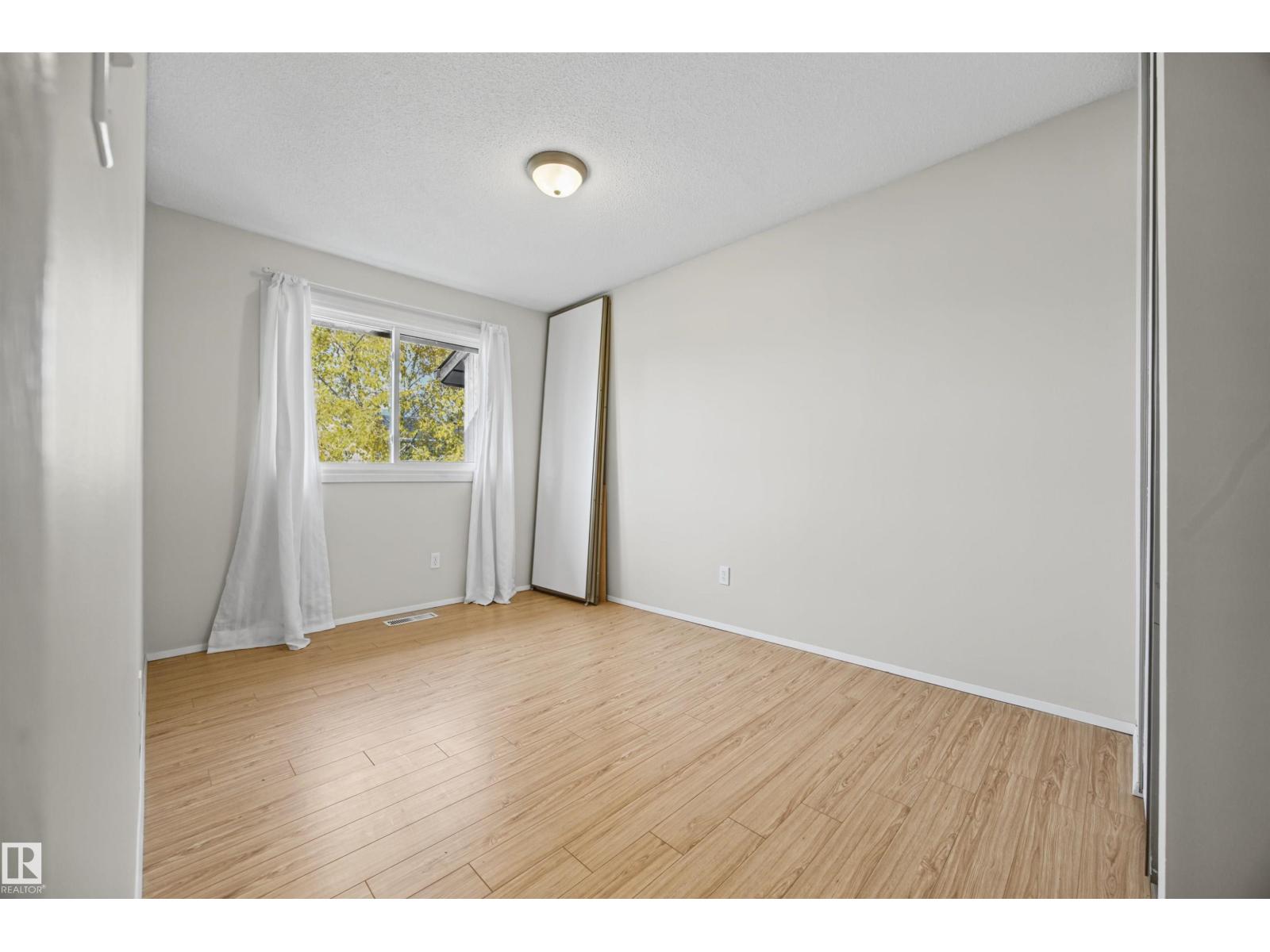 2744 105 St Nw Property Photo 24