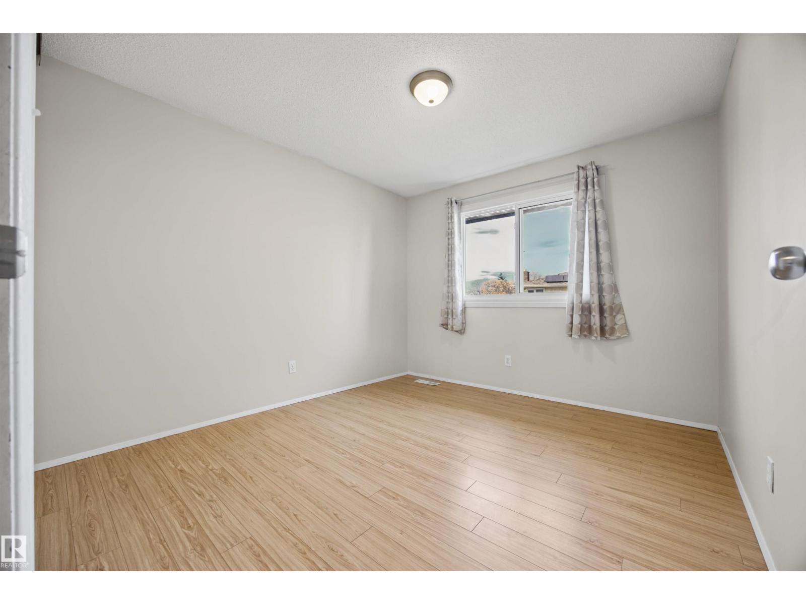 2744 105 St Nw Property Photo 25