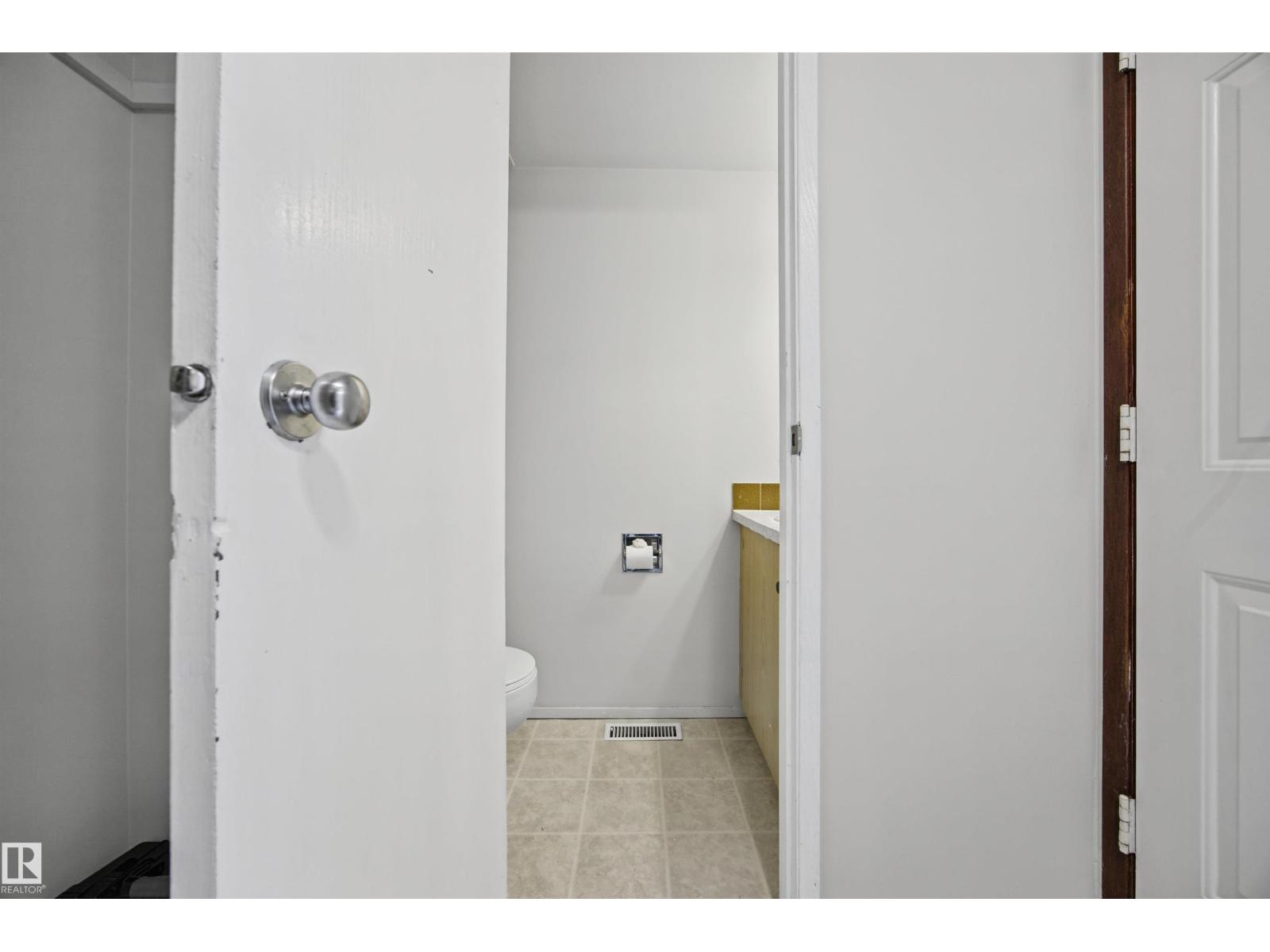 2744 105 St Nw Property Photo 26