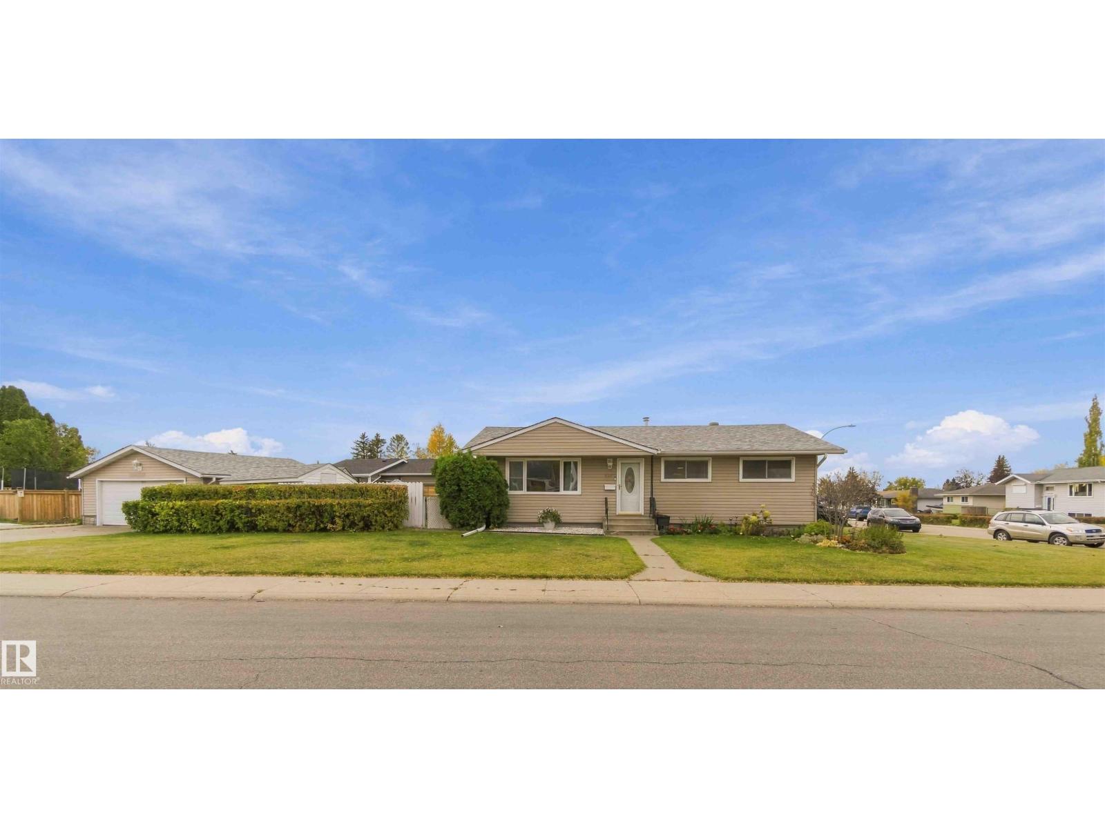 6207 146 Av Nw Property Photo 1