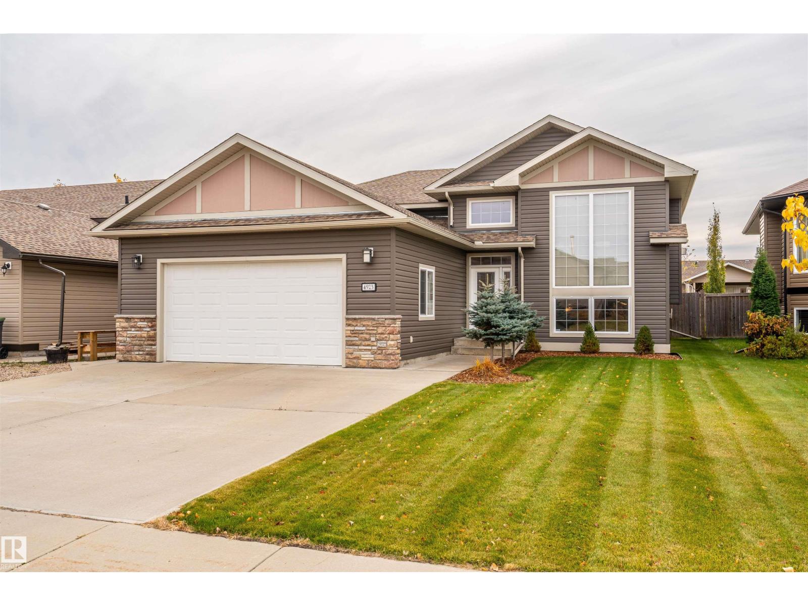 4923 59 Av Property Photo 1