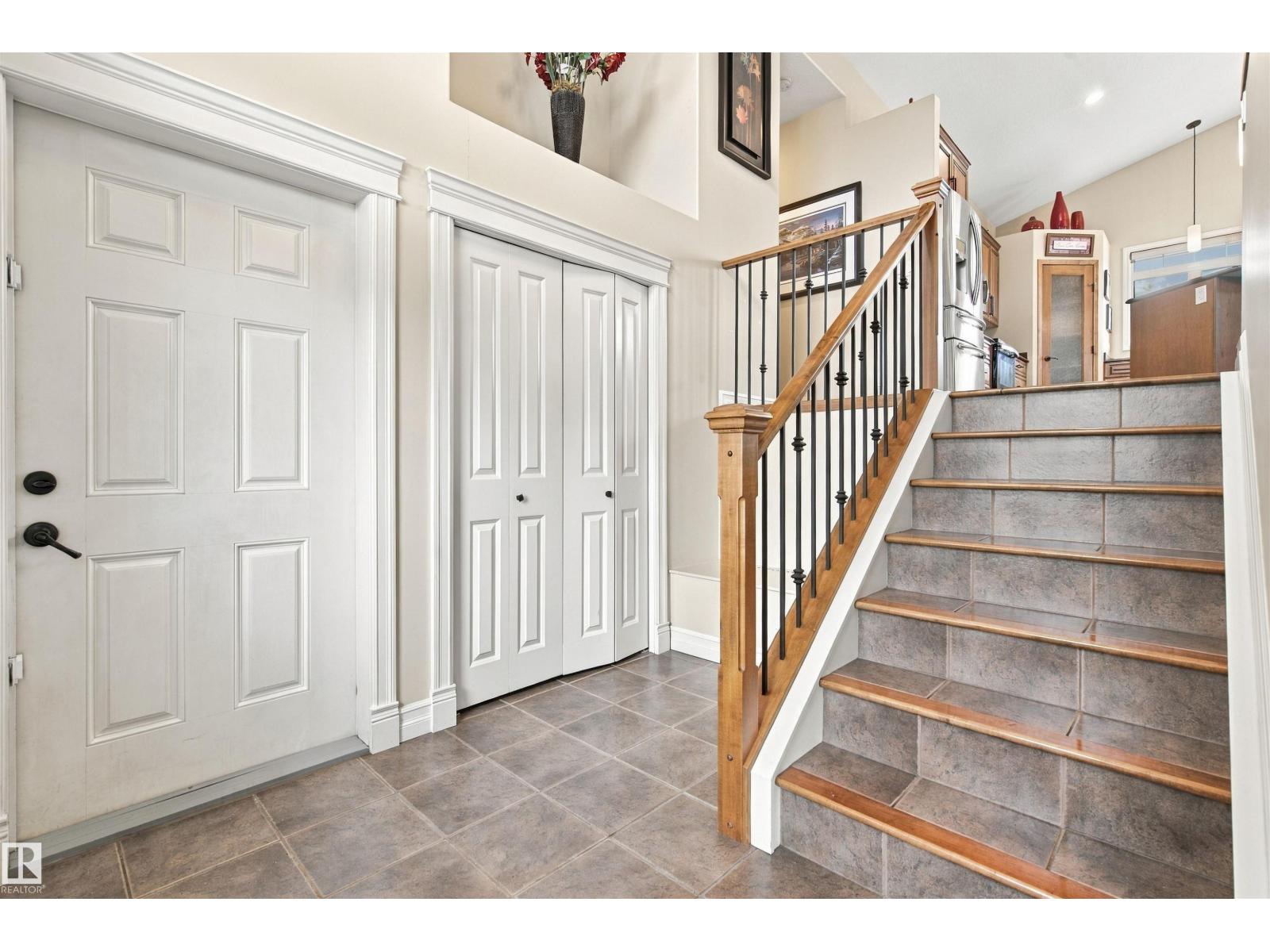4923 59 Av Property Photo 2