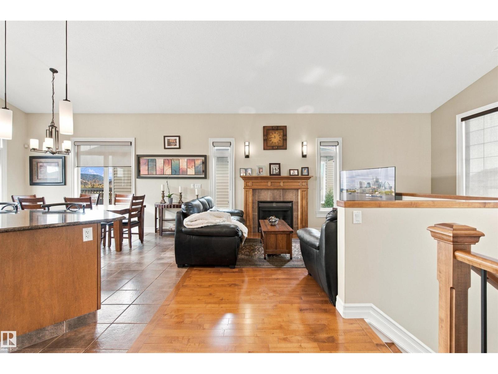 4923 59 Av Property Photo 4