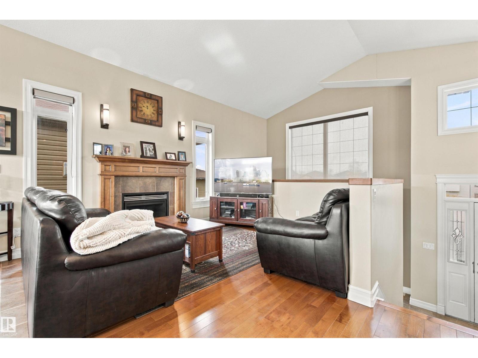 4923 59 Av Property Photo 7