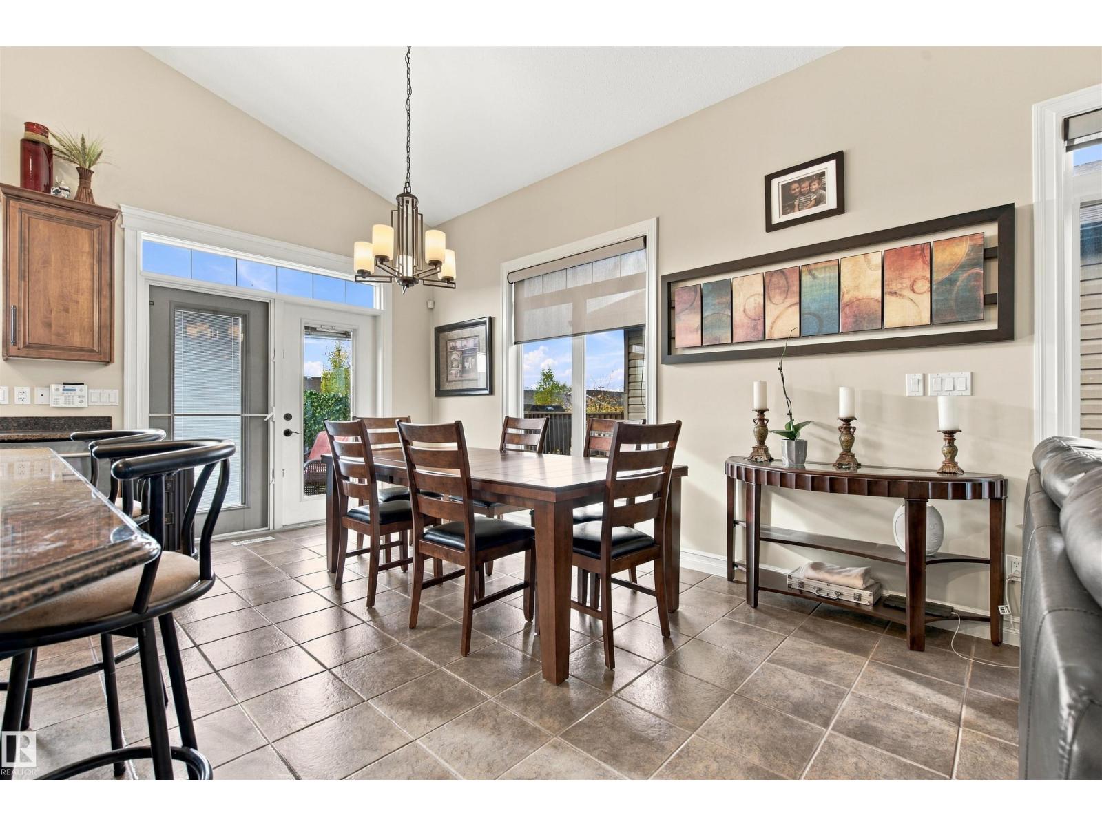 4923 59 Av Property Photo 8