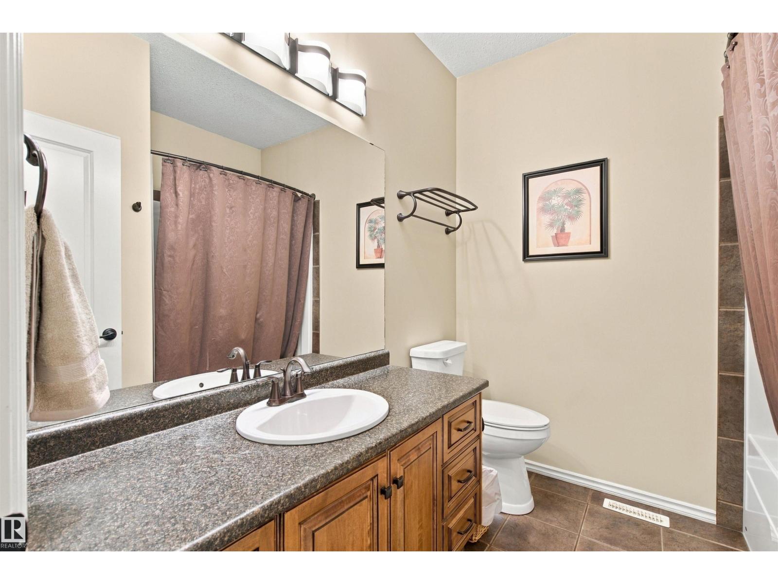 4923 59 Av Property Photo 13
