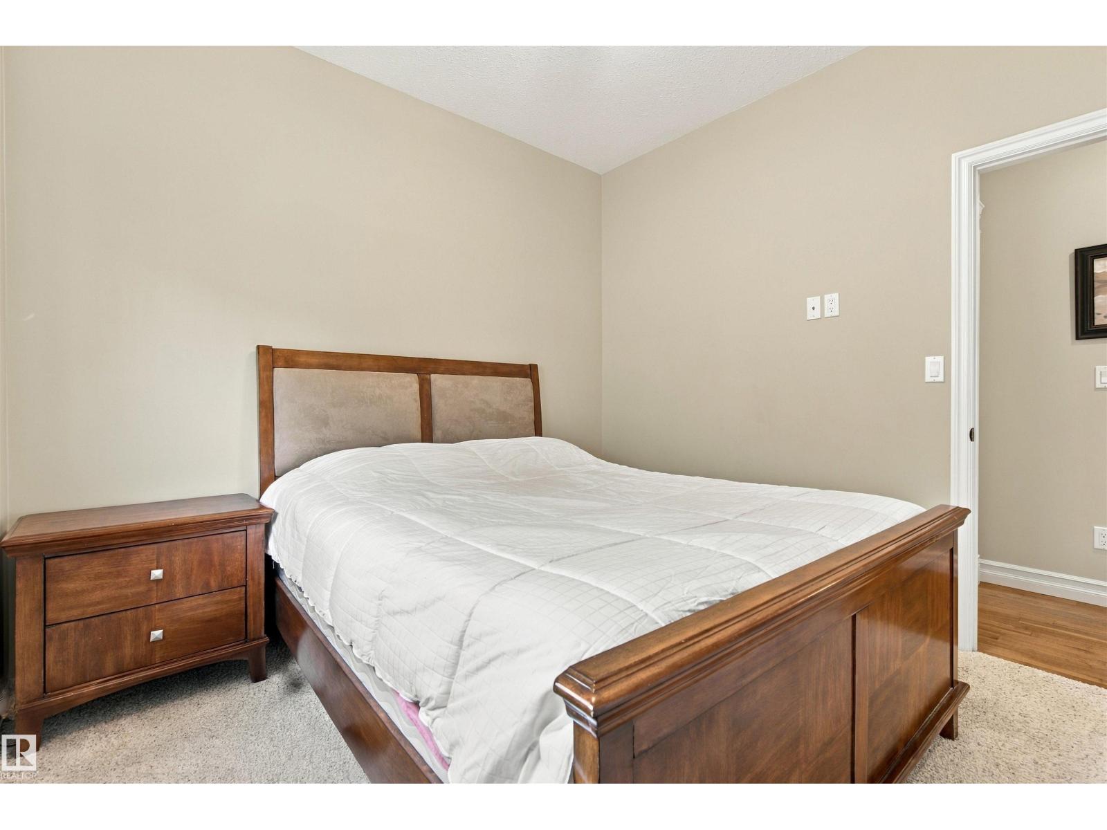 4923 59 Av Property Photo 15