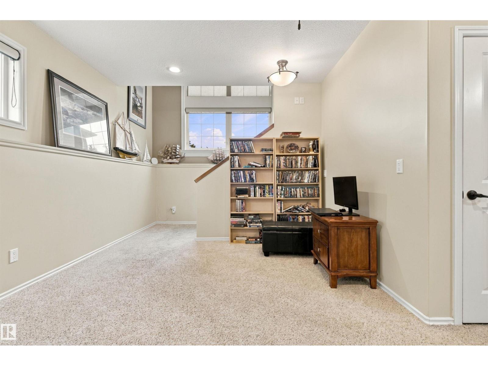 4923 59 Av Property Photo 25